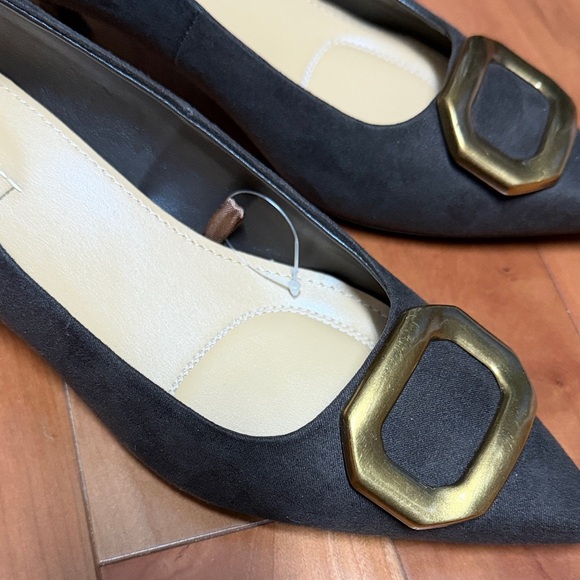 Nine West Brown Pumps with Gold Buckle - Picture 9 of 9